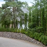 Domyletnie Dom 140 M2 Z Dzialka *