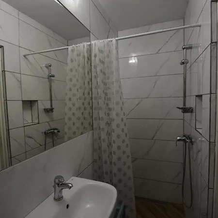 Domyletnie Dom 140 M2 Z Dzialka