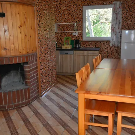 Domyletnie Dom 140 M2 Z Dzialka