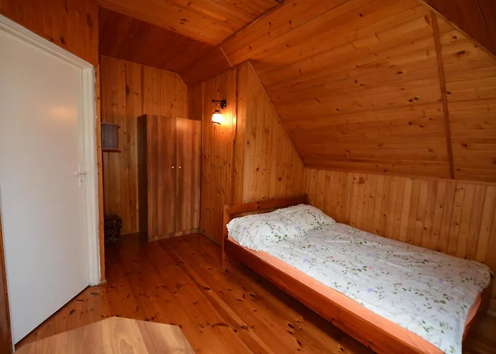 Domyletnie Dom 140 M2 Z Dzialka *