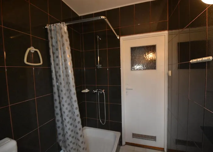 Domyletnie Dom 140 M2 Z Dzialka