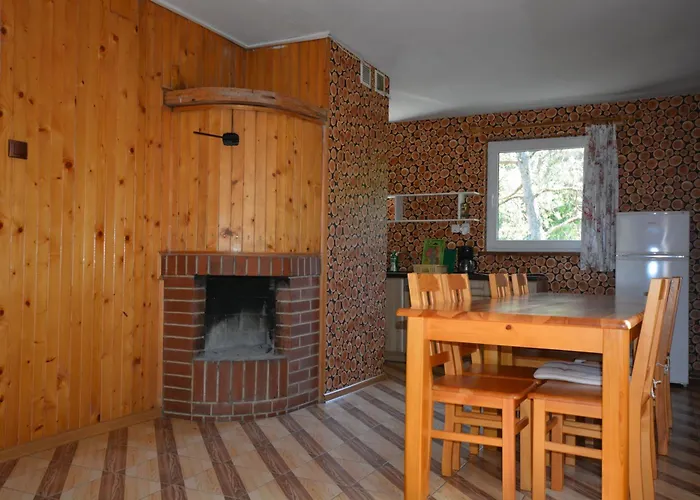 Domyletnie Dom 140 M2 Z Dzialka